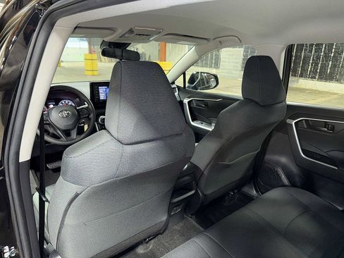 Certified 2021 Toyota RAV4 LE image 26