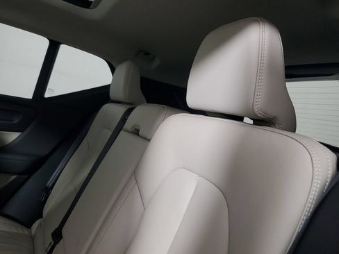 Certified 2023 Volvo XC40 B5 Ultimate w/ Protection Package Premier AWD/4WD image 15