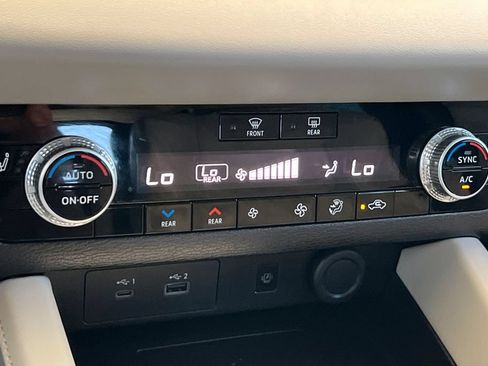 Used 2023 Mitsubishi Outlander SEL FWD image 24