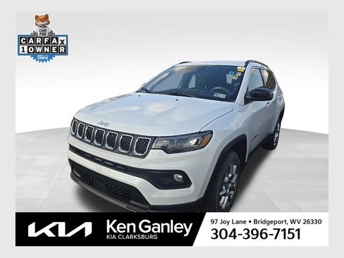 Used 2023 Jeep Compass Latitude AWD/4WD image 1