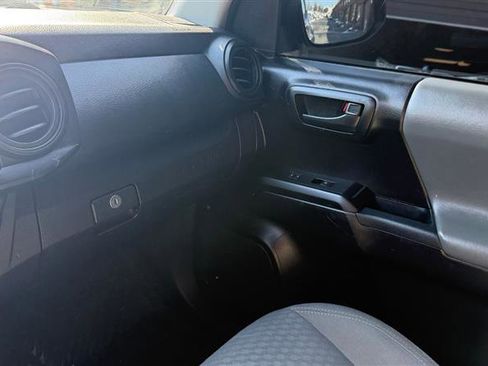 Used 2020 Toyota Tacoma SR5 image 36