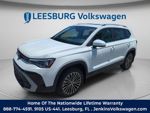 New 2026 Volkswagen Taos SE FWD image 14