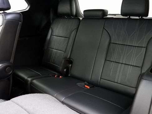 Used 2025 Buick Enclave Avenir w/ Super Cruise Package image 12