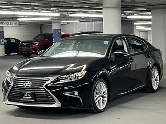 Used 2018 Lexus ES 350 w/ Luxury Package w/Wood Trim video 3