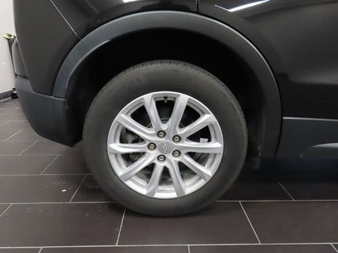 Certified 2023 Cadillac XT4 Luxury w/ Driver Awareness Package FWD image 17
