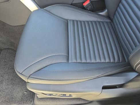 New 2026 Land Rover Discovery Limited Edition image 31