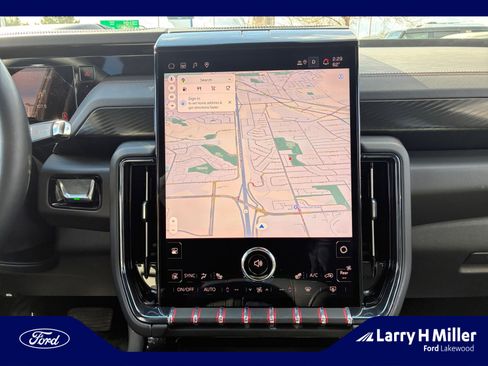 Used 2025 GMC Yukon XL AT4 image 28