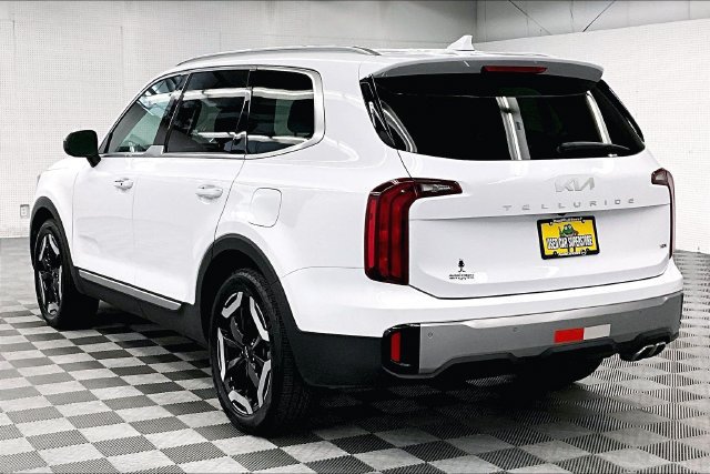 Used 2025 Kia Telluride S AWD/4WD image 2