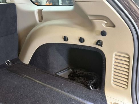 Used 2017 Jeep Grand Cherokee Limited AWD/4WD image 16