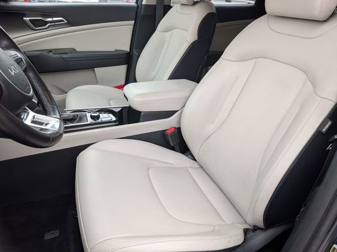 Used 2023 Kia Sportage EX image 18