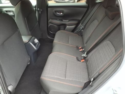 Used 2025 Honda HR-V Sport image 9