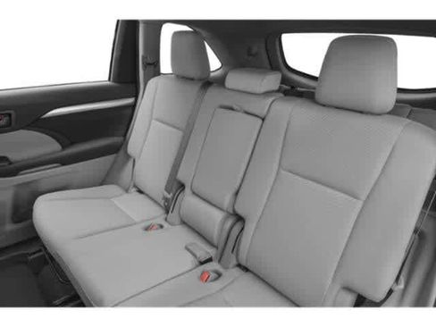 Used 2019 Toyota Highlander LE image 13