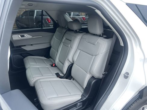 New 2026 Ford Explorer Active w/ Active Comfort Package RWD image 16