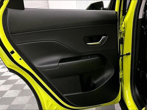 Used 2025 Hyundai Kona Limited FWD image 23