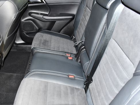 Used 2023 Mitsubishi Outlander SE Black Edition AWD/4WD image 45