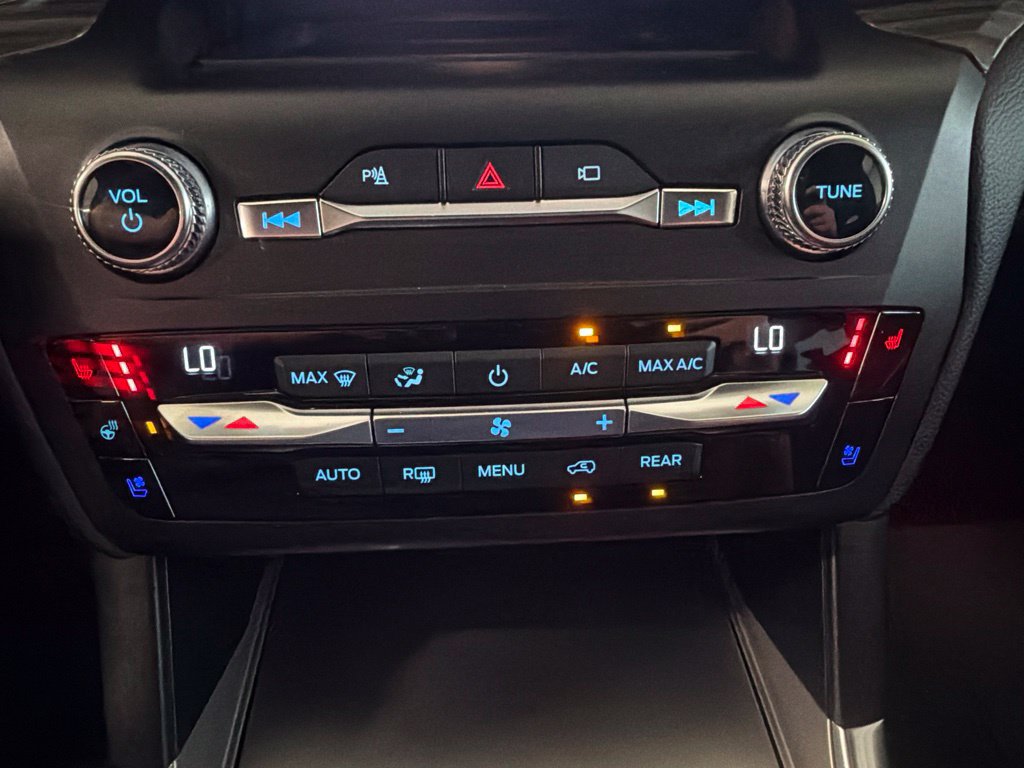 Used 2020 Ford Explorer Limited w/ Hybrid Equipment Group 310A AWD/4WD image 37