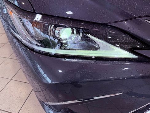 Used 2025 Lexus ES 350 w/ Premium Package FWD image 9