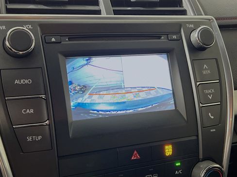 Used 2015 Toyota Camry SE FWD image 28