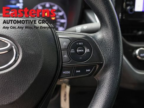 Used 2025 Toyota Corolla LE FWD image 15