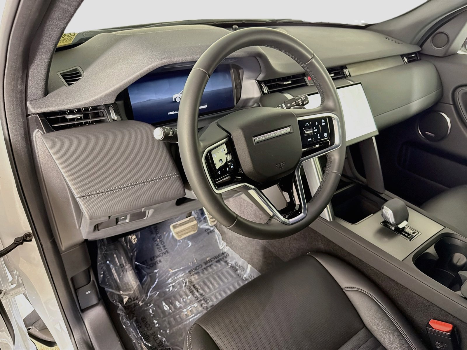 Used 2024 Land Rover Discovery Sport Dynamic SE AWD/4WD image 9
