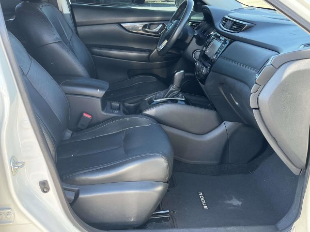 Used 2017 Nissan Rogue SL w/ SL Premium Package FWD image 25