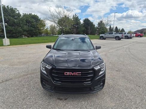 Used 2023 GMC Terrain SLT w/ Infotainment Package II FWD image 2