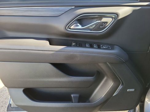 Used 2024 GMC Yukon XL SLT w/ SLT Luxury Package image 22