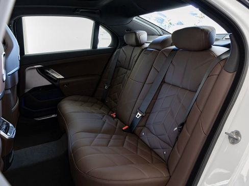 New 2026 BMW 750e xDrive image 24