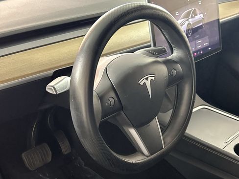 Used 2022 Tesla Model Y Long Range AWD/4WD image 13