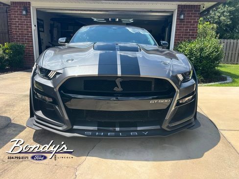 Used 2021 Ford Mustang Shelby GT500 w/ Technology Package RWD image 2