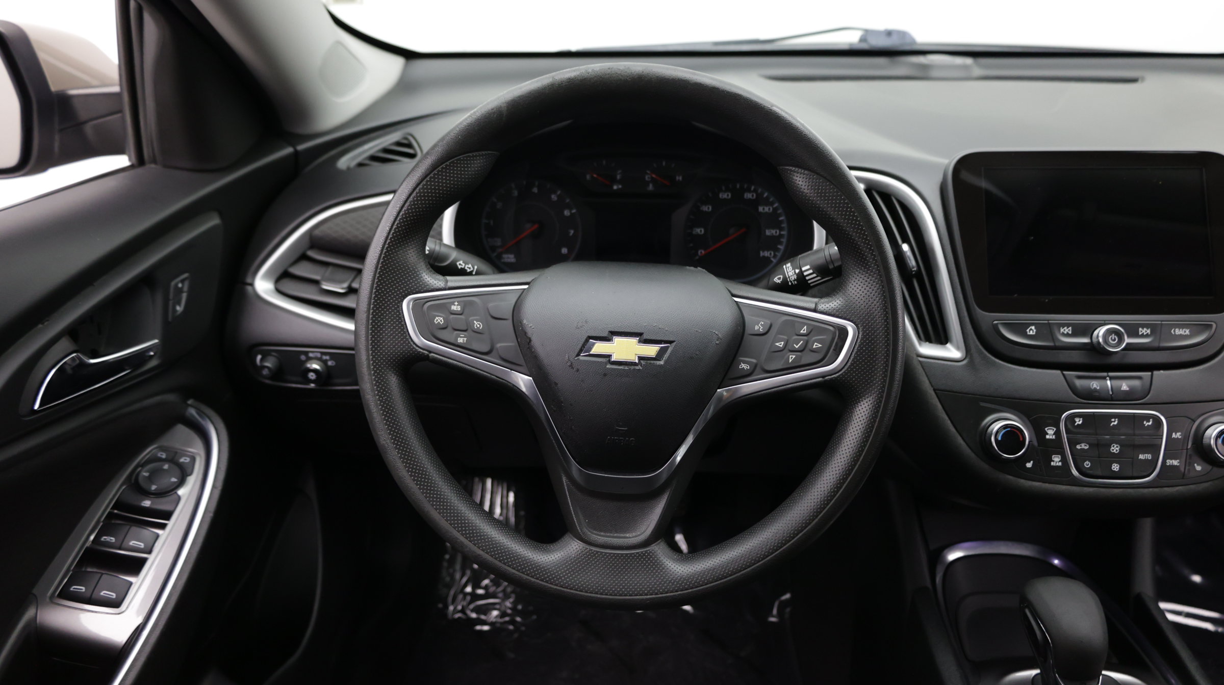 Used 2022 Chevrolet Malibu LT FWD image 29