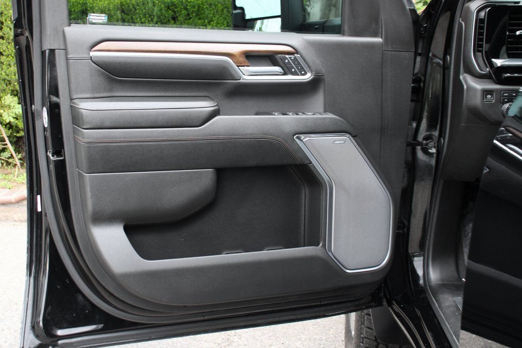 Used 2024 Chevrolet Silverado 2500 High Country AWD/4WD image 16
