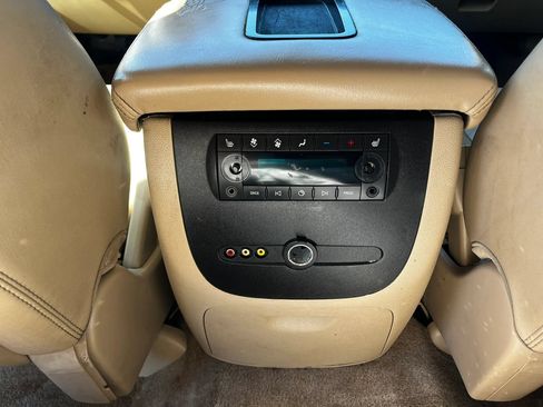 Used 2012 GMC Yukon XL Denali AWD/4WD image 11