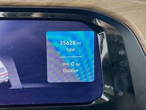 Used 2025 Volkswagen Atlas SE image 15