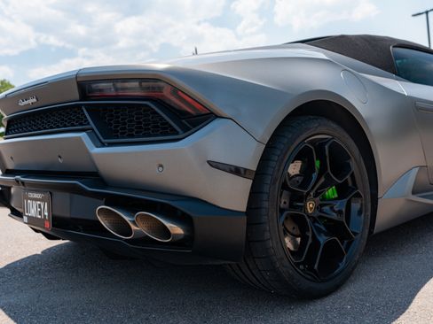 Used 2017 Lamborghini Huracan LP 580-2 RWD image 11