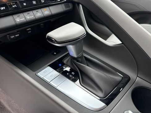 Certified 2025 Hyundai Elantra Sport image 24