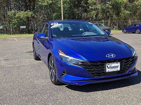 Certified 2023 Hyundai Elantra SEL w/ Convenience Package image 3