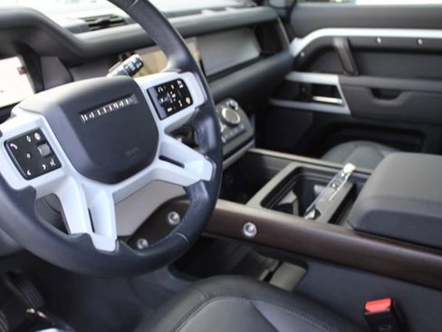 Used 2024 Land Rover Defender 110 X-Dynamic SE image 14