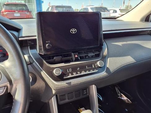 Used 2023 Toyota Corolla Cross LE image 10