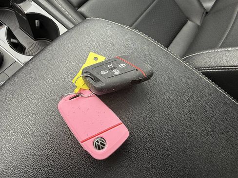 Used 2021 Volkswagen Atlas SEL R-Line image 23