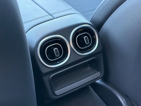 Used 2023 Mercedes-Benz C 300 Sedan image 14