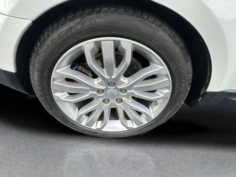 Used 2018 Land Rover Range Rover Sport SE image 18