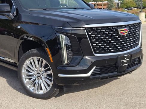 New 2026 Cadillac Escalade Luxury image 2