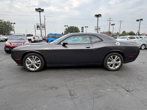 Used 2021 Dodge Challenger SXT w/ Driver Convenience Group AWD/4WD image 3