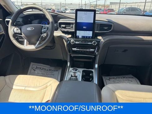 Certified 2022 Ford Explorer Platinum w/ Equipment Group 601A AWD/4WD image 11