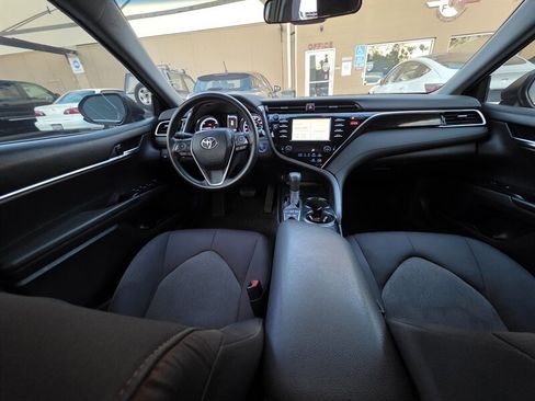 Used 2018 Toyota Camry LE FWD image 15