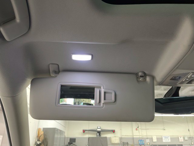 Used 2021 Volkswagen Tiguan SE w/ Panoramic Sunroof Package AWD/4WD image 25