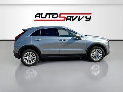 Used 2024 Cadillac XT4 Luxury image 8