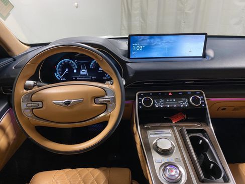Used 2023 Genesis GV80 3.5T w/ Prestige Package image 3