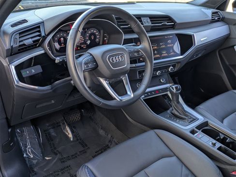Used 2023 Audi Q3 2.0T Premium w/ Convenience Package image 15